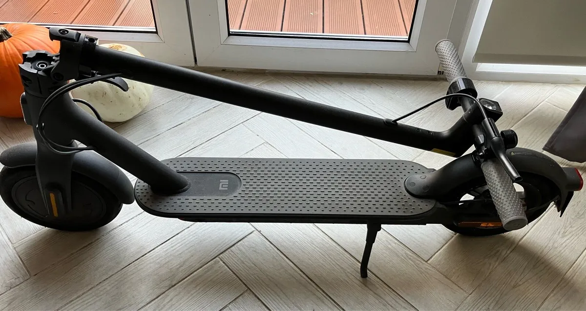 Xiaomi 3 Electric Scooter - Image 2