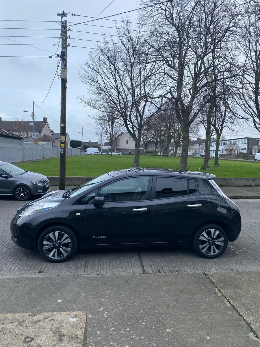 Car - Image 3