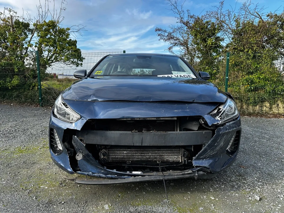 181’ Hyundai i30 Deluxe 1.6 CRDi - Image 2