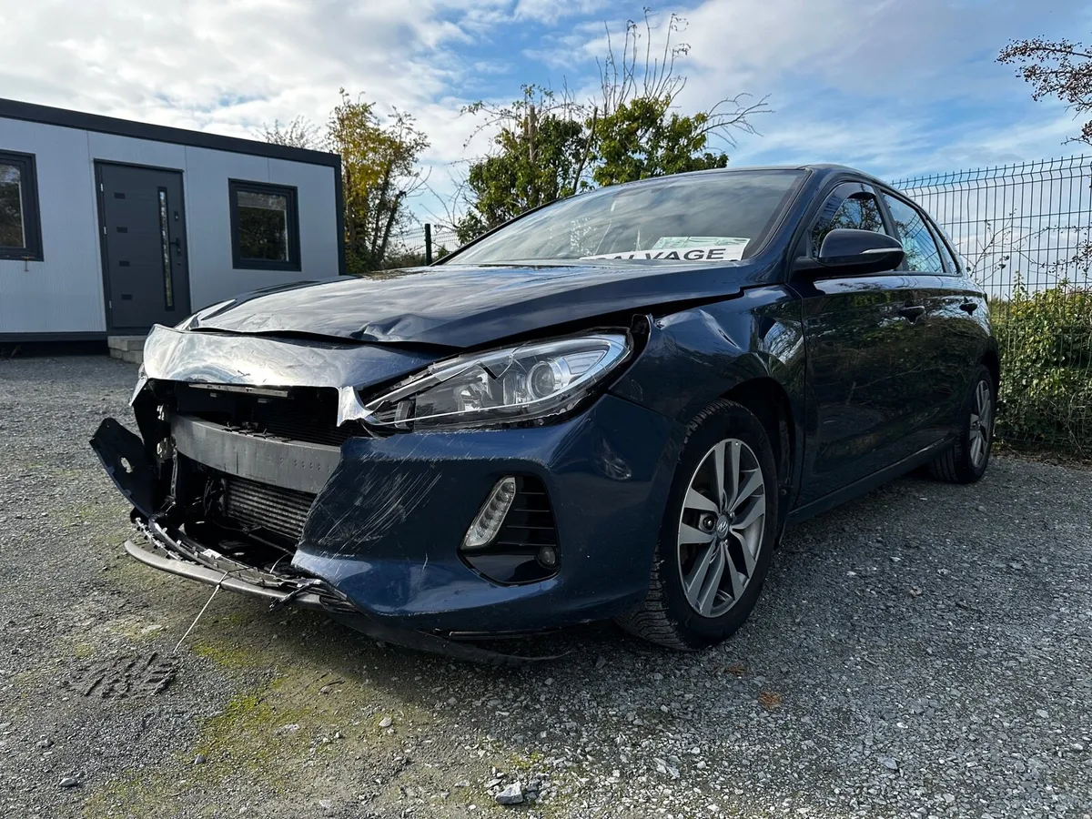 181’ Hyundai i30 Deluxe 1.6 CRDi - Image 3