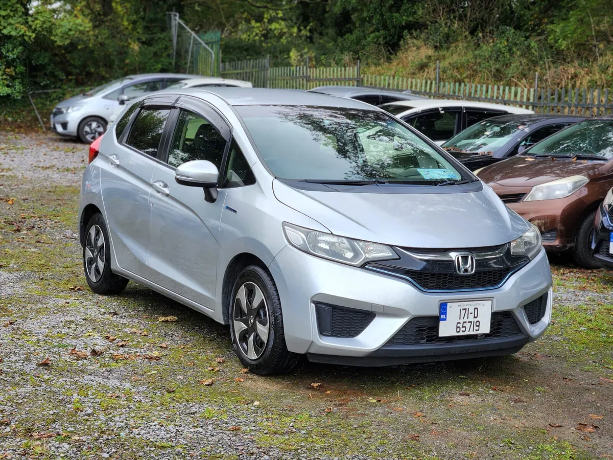 Honda Fit 2017 - Image 2