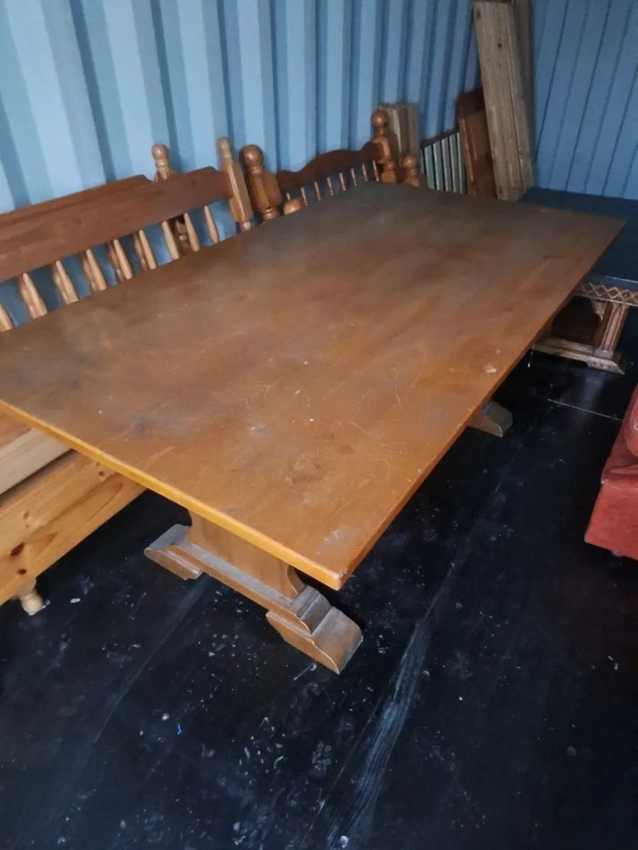 Kitchen table - Image 1