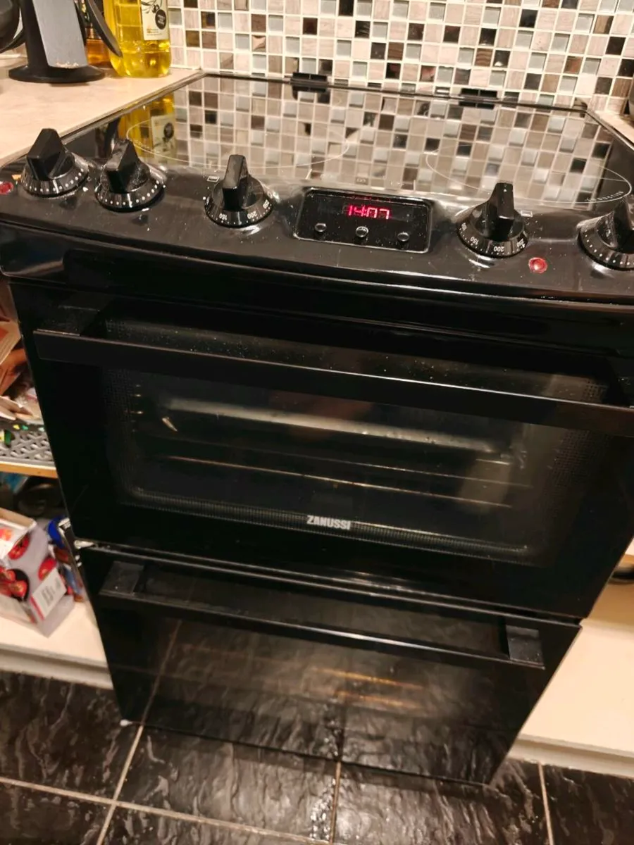 Zanussi Induction Cooker - Image 1
