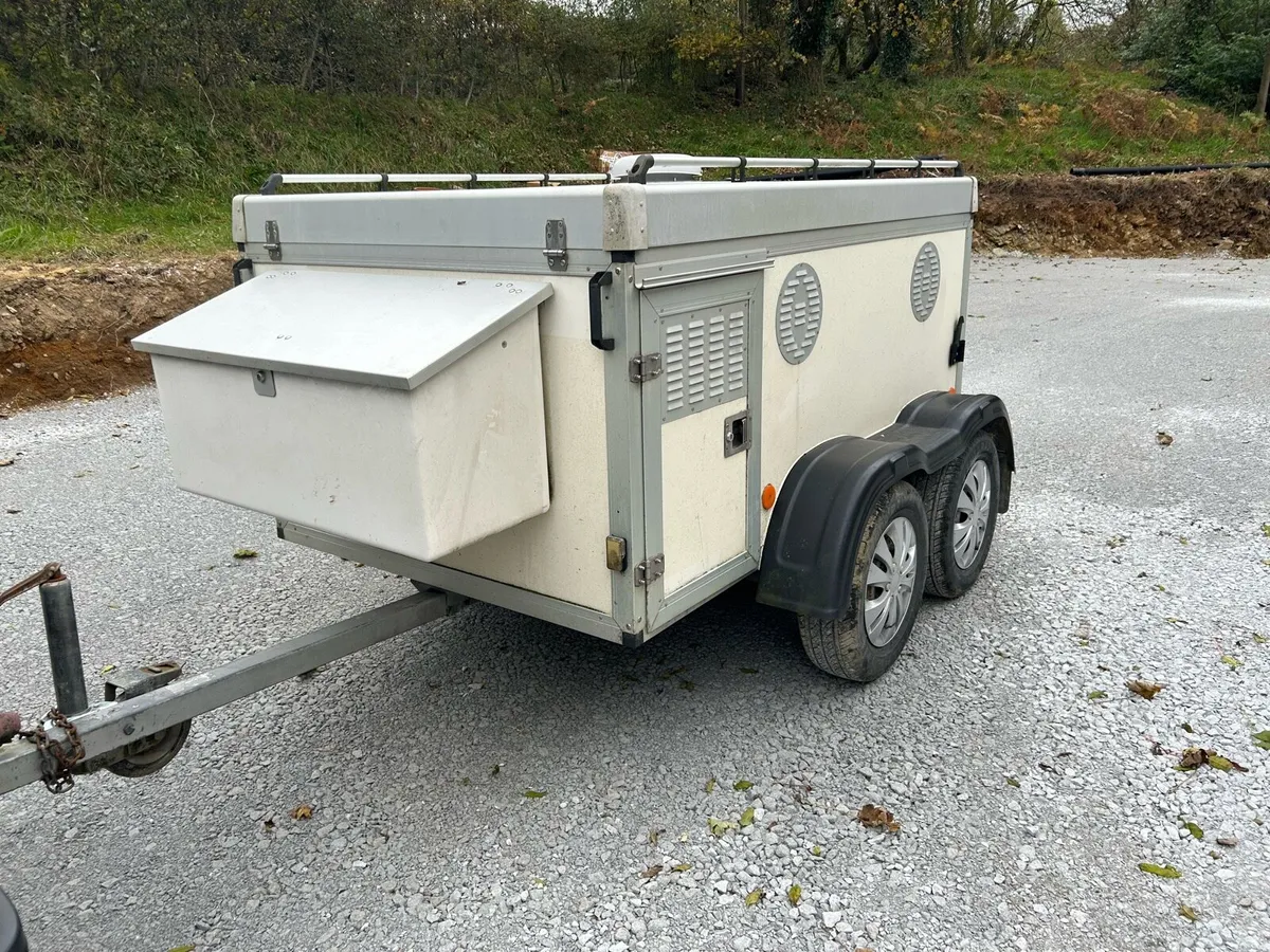 WT Metall 4 berth dog trailer - Image 2