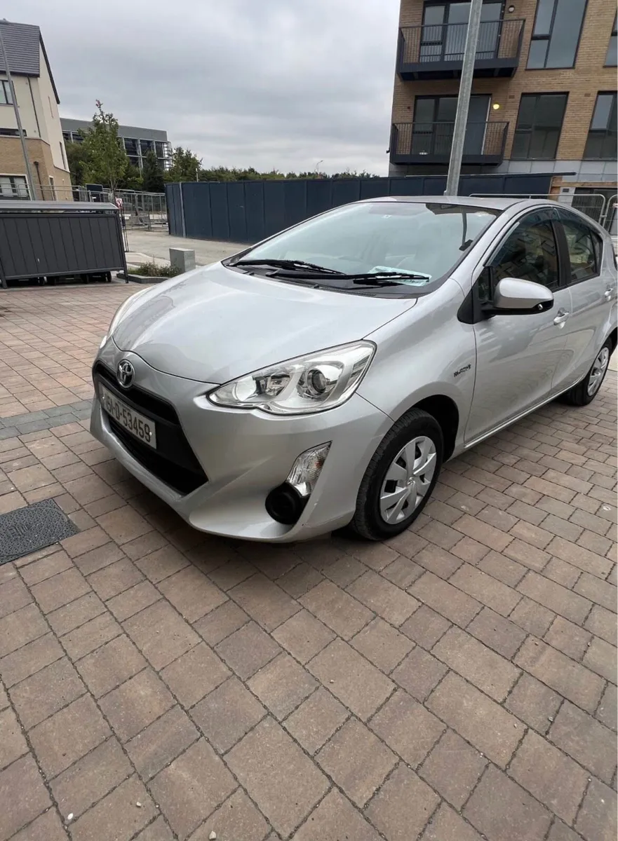 2015 TOYOTA AQUA - Image 2