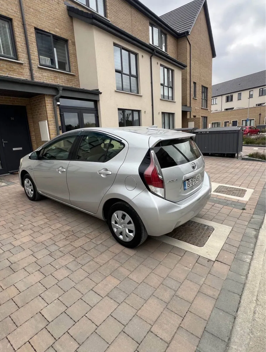 2015 TOYOTA AQUA - Image 4