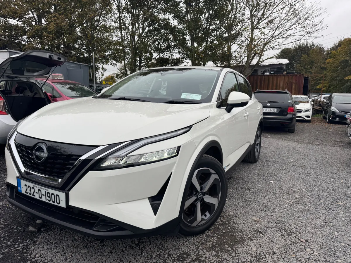 Nissan Qashqai Automatic - Image 2