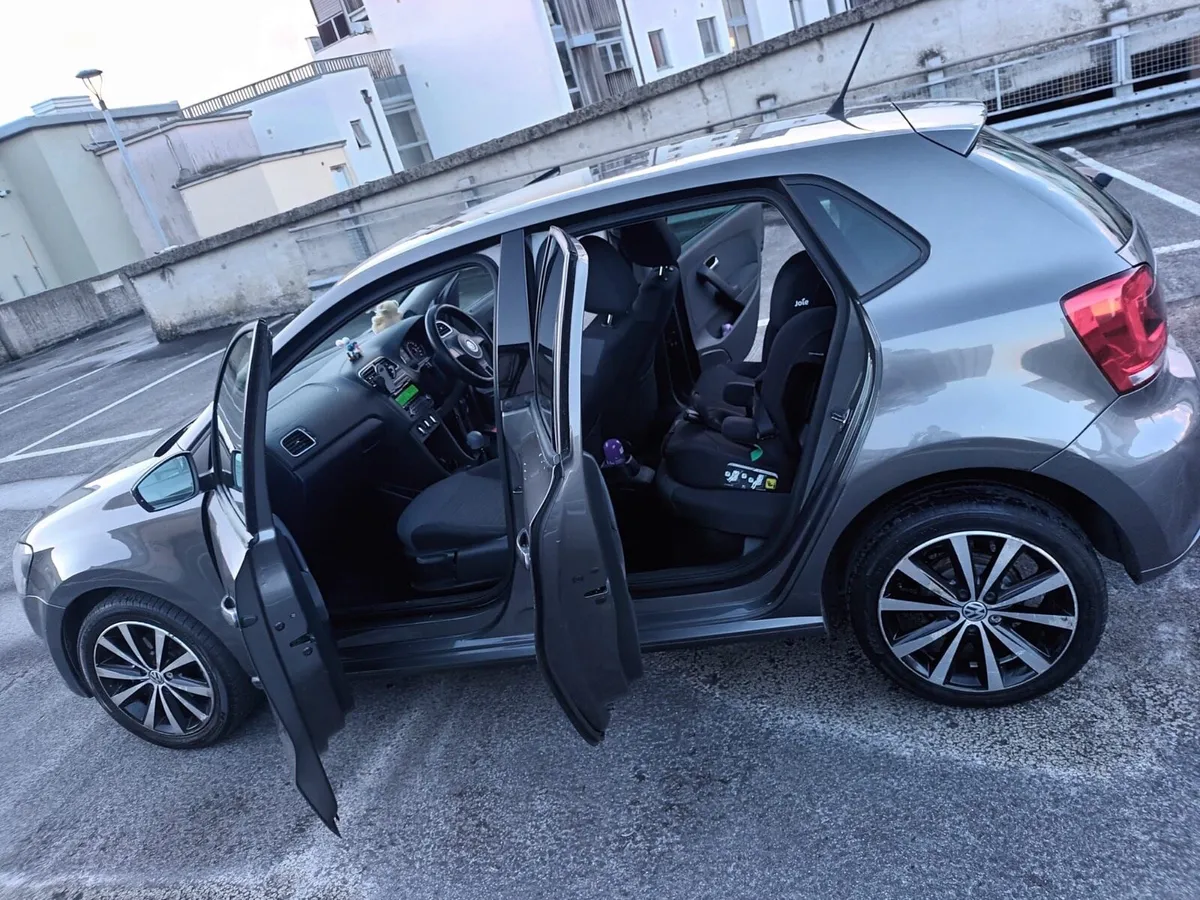 Car - Image 2