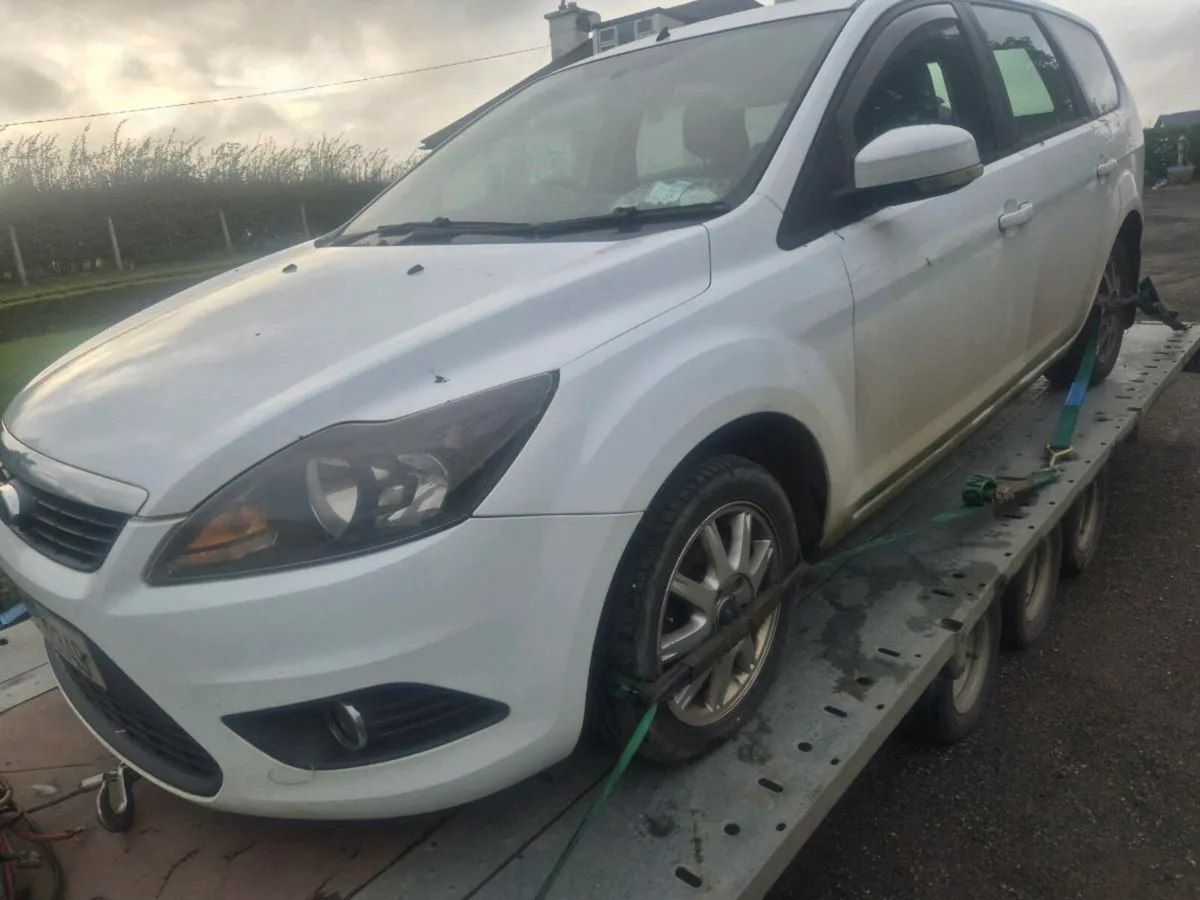 4 cars parts or repair - Image 1