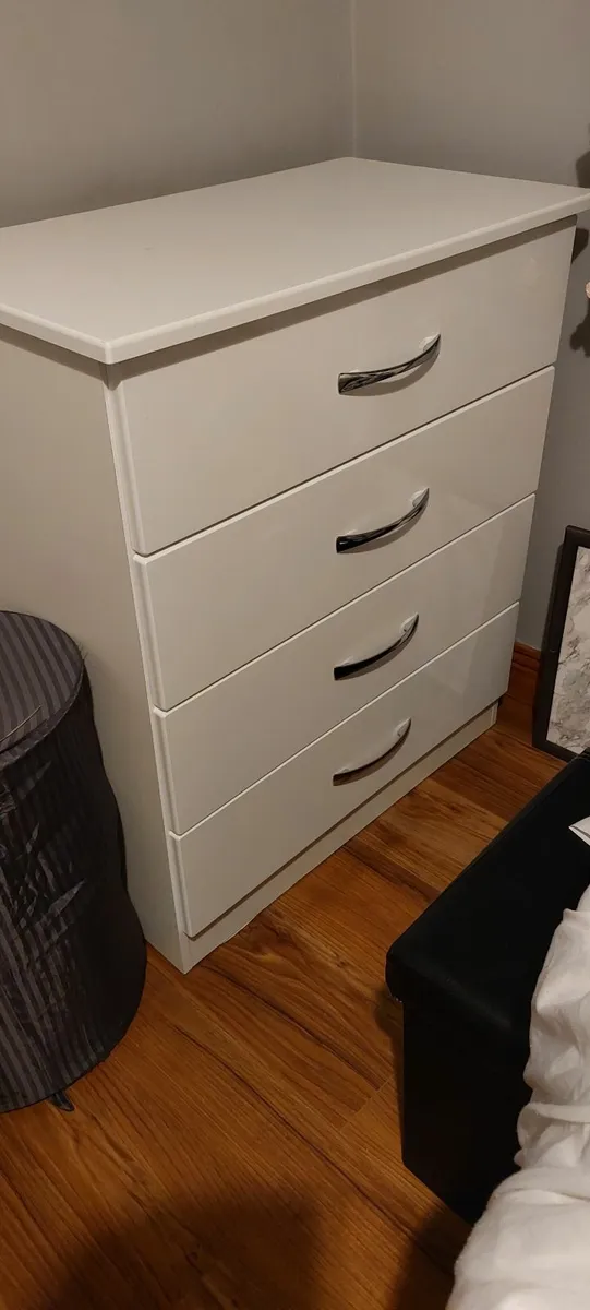 Bedroom furniture - Image 3
