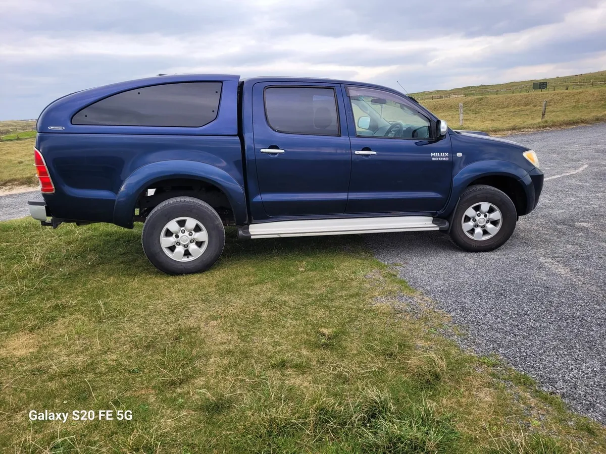 Toyota Hilux 2009 - Image 1