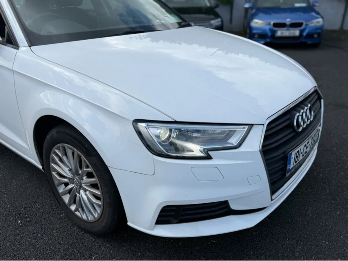 Audi A3 1.6 TDI SE TECHNIK 116PS 5DR - Image 3