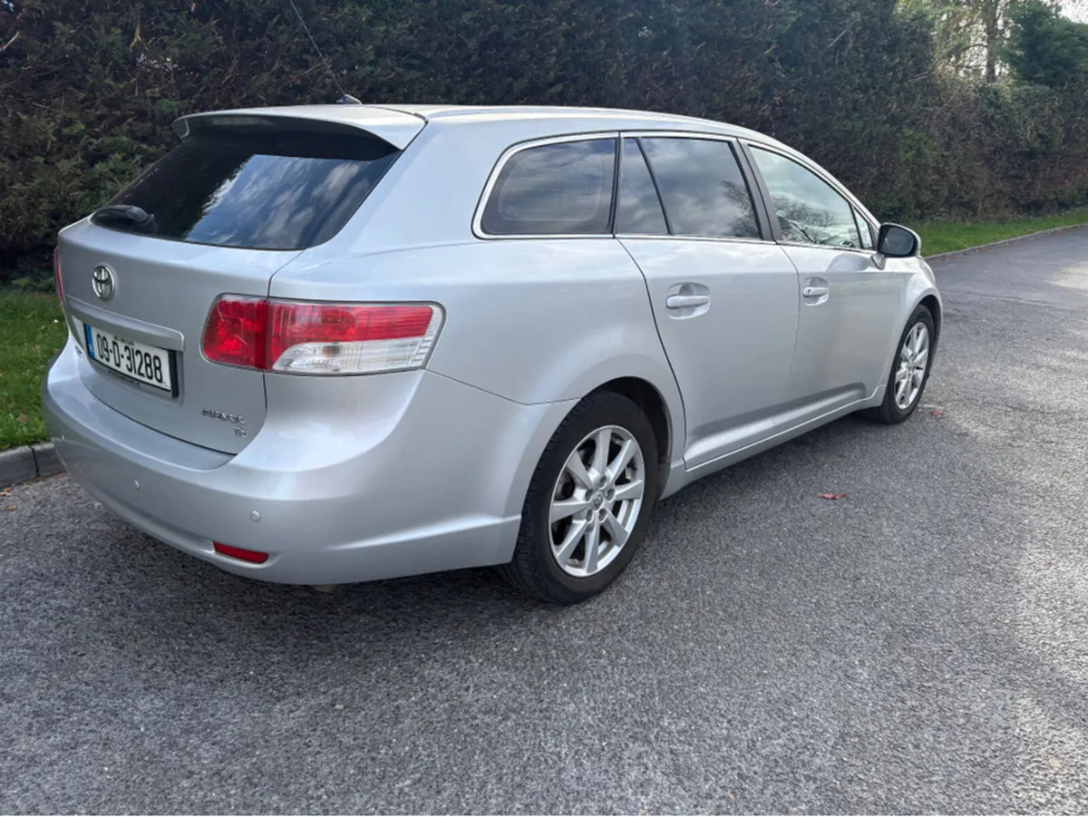Toyota Avensis D-4D TR 4DR 2.0 OVERMOUNT - Image 3