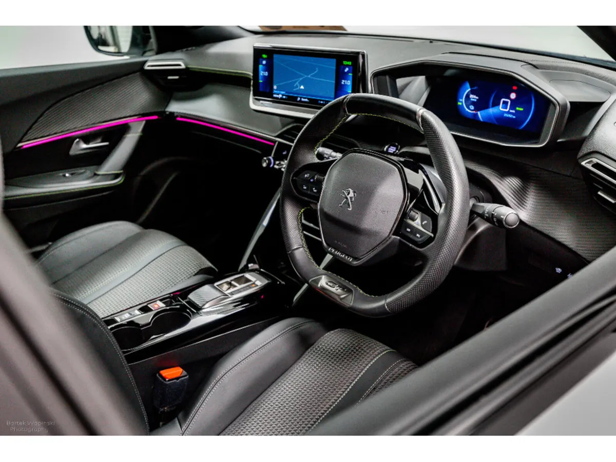 Peugeot 2008 E-GT 50kWh Auto 136HP - Image 2