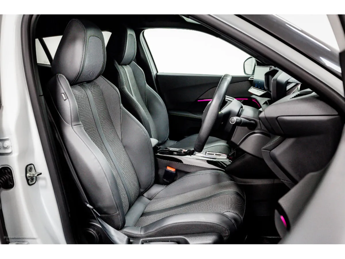 Peugeot 2008 E-GT 50kWh Auto 136HP - Image 3