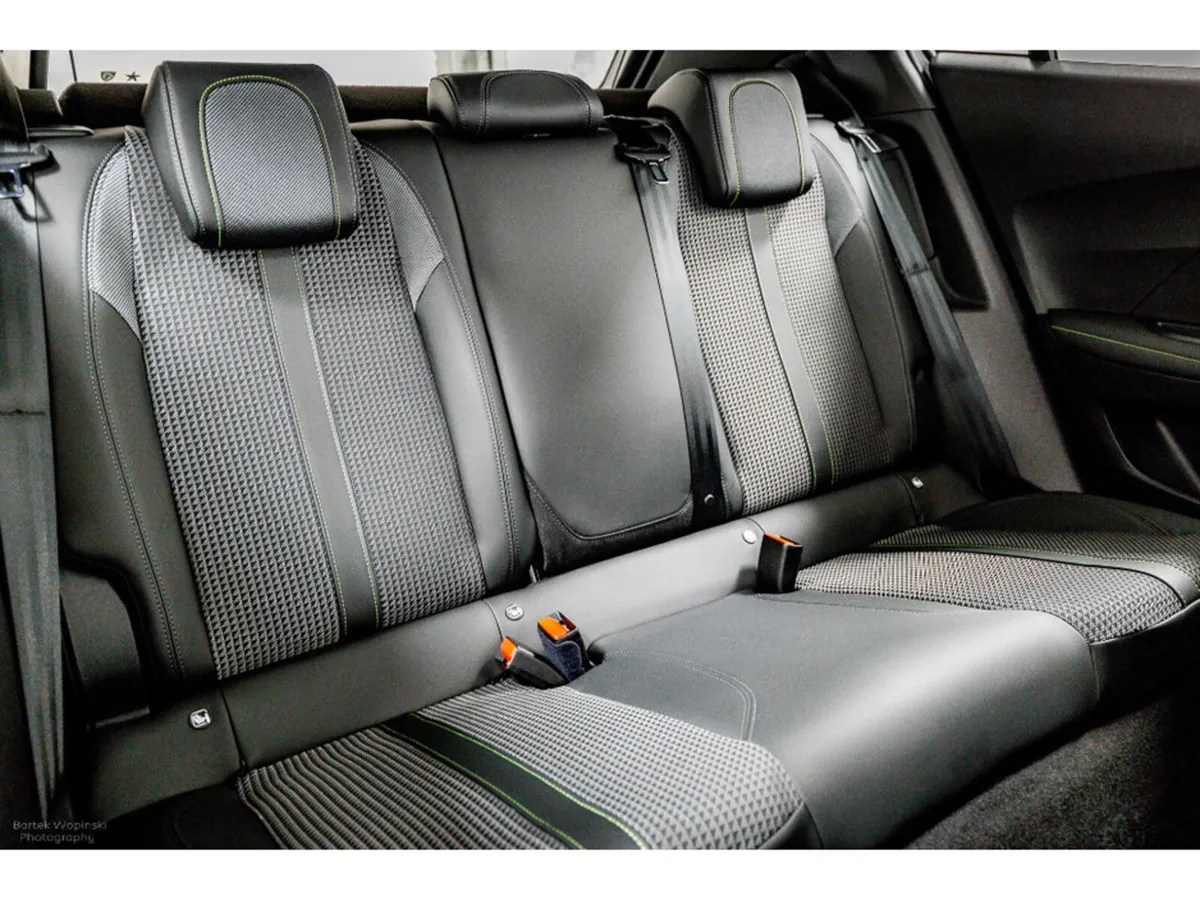 Peugeot 2008 E-GT 50kWh Auto 136HP - Image 4