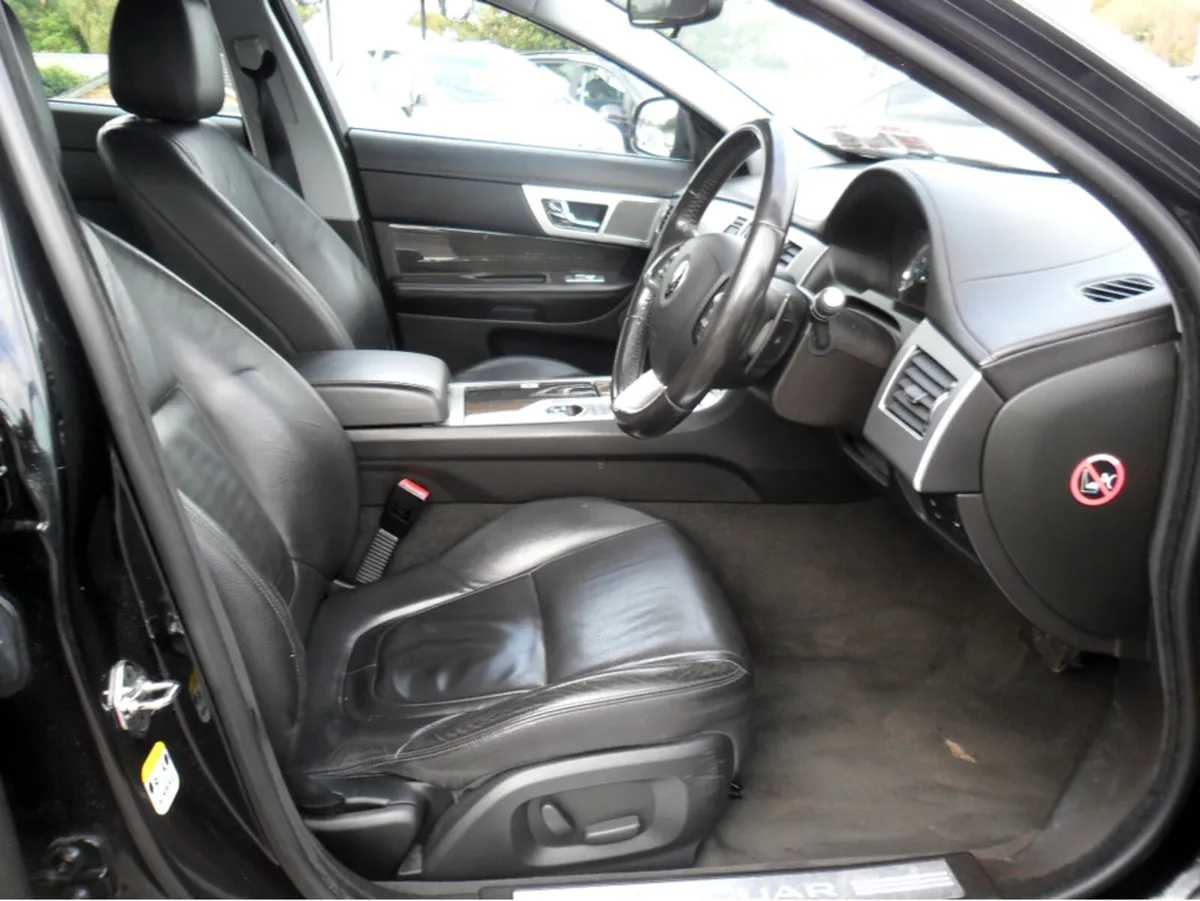 Jaguar XF 2.2 D LUXURY 163PS 4DR AUTO.....LEATHER. - Image 4
