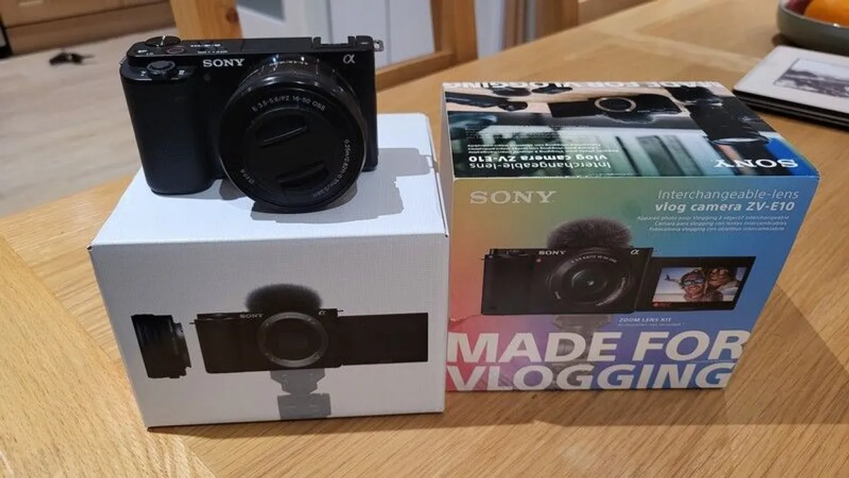 Sony ZV-E10 - Hardly Used - Image 2