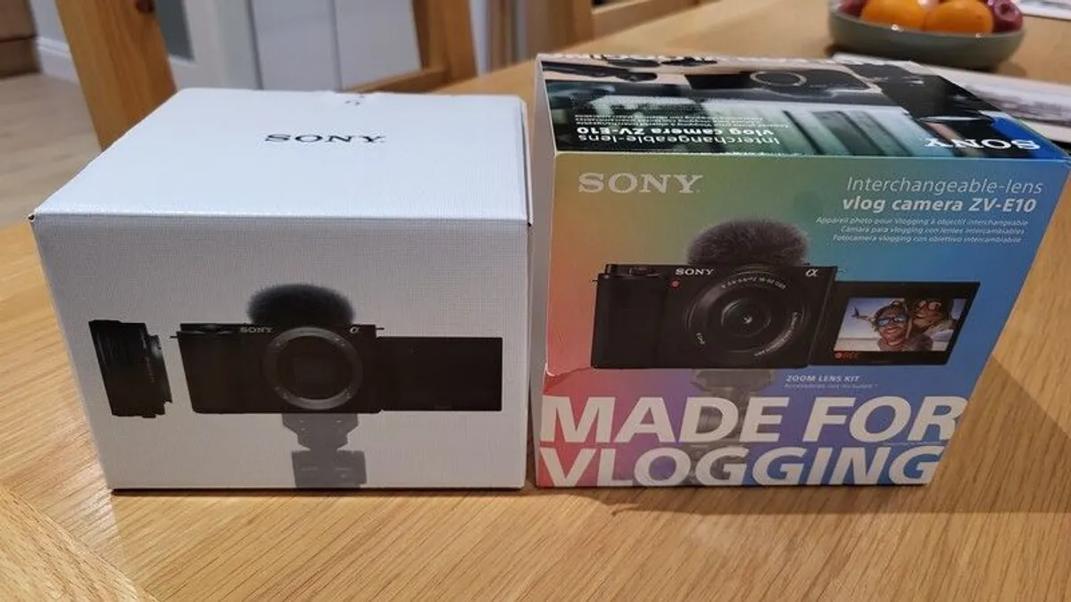 Sony ZV-E10 - Hardly Used - Image 3