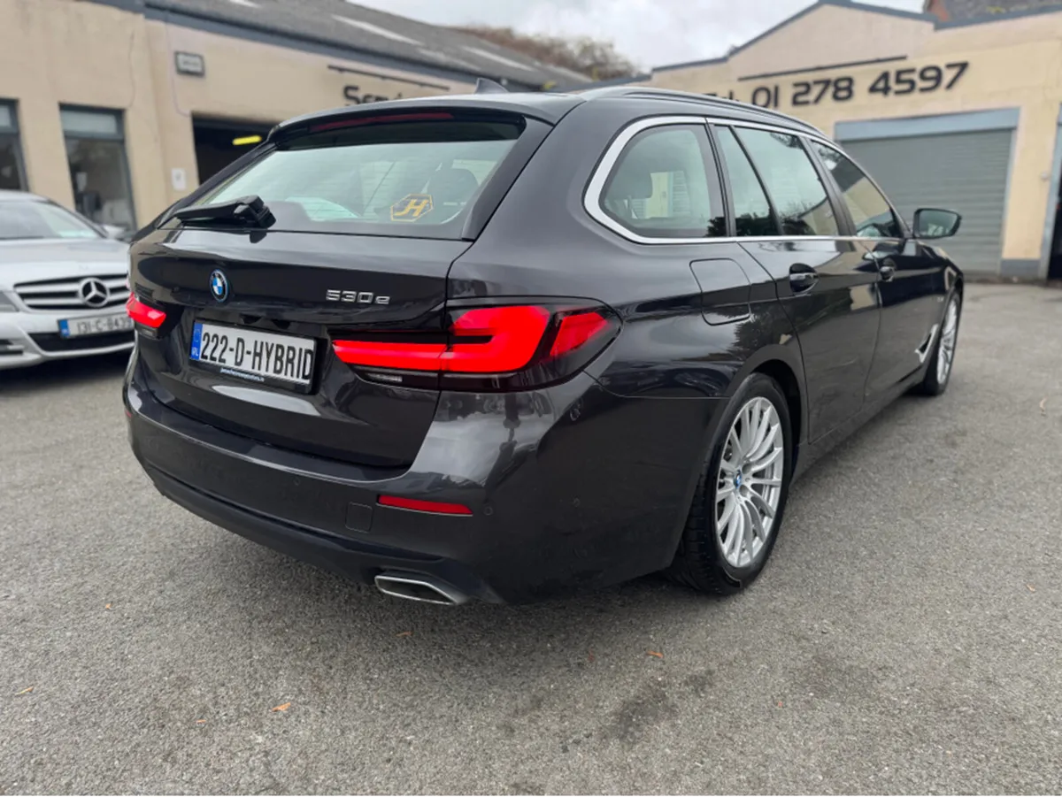 BMW 5-Series 530e SE AUTO TOURING - Image 4