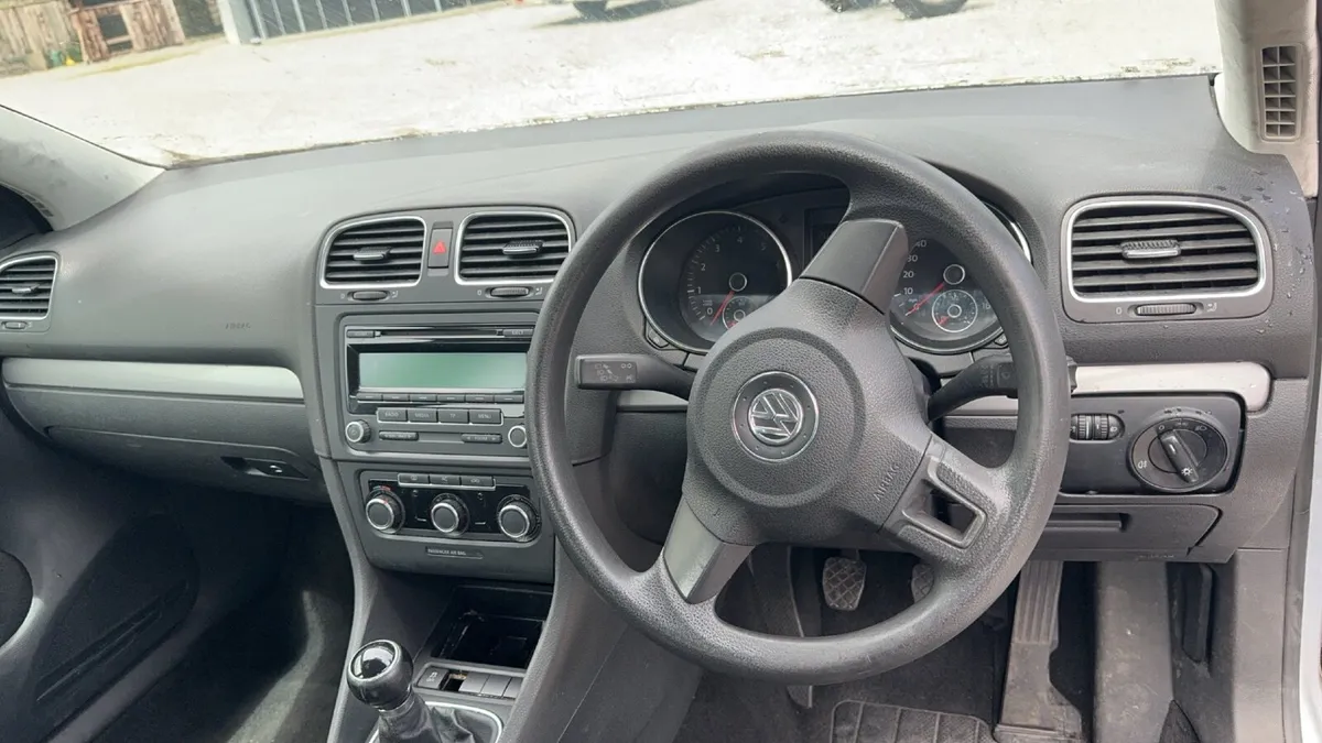 Volkswagen Golf 2009 - Image 2