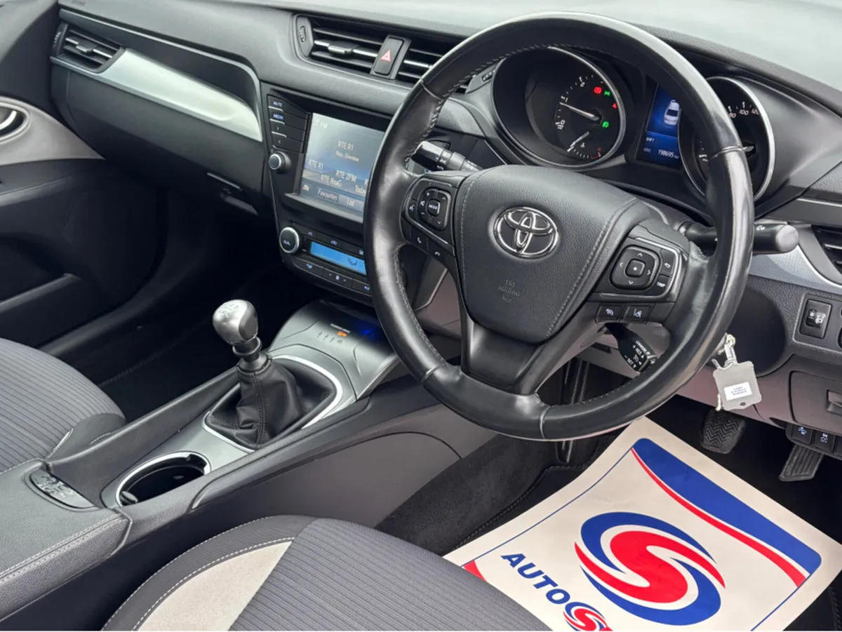 Toyota Avensis 2.0 D LUNA 4DR - Image 2