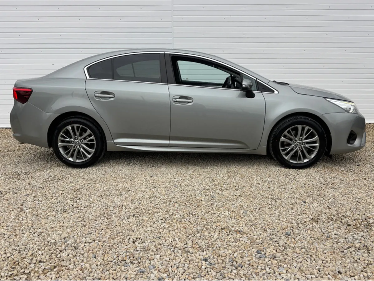 Toyota Avensis 2.0 D LUNA 4DR - Image 3