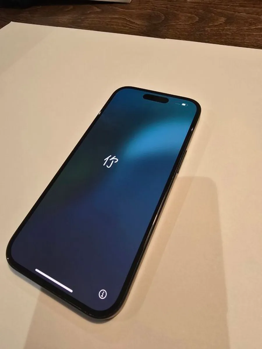 iPhone 15 - Image 1