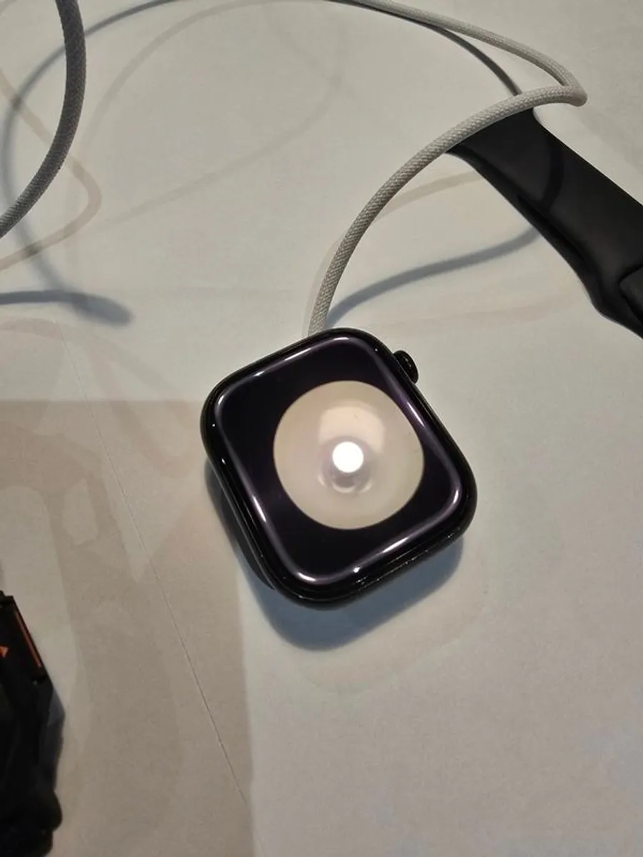 Apple Watch 10 46mm Cellular - Image 2