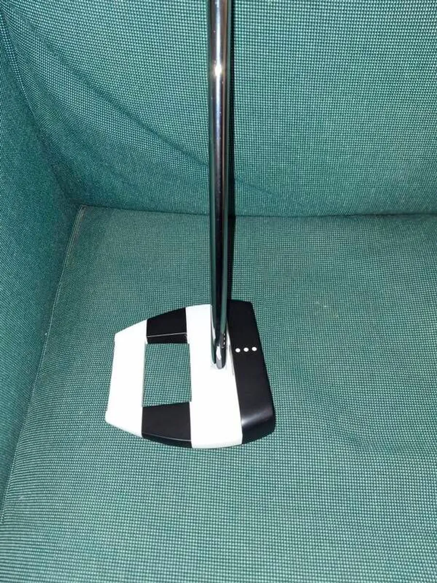 Odyssey putter. - Image 2
