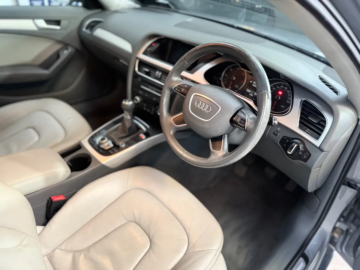 Audi A4 2015. 2.0TDI  TECHNIK. 174BHP - Image 4