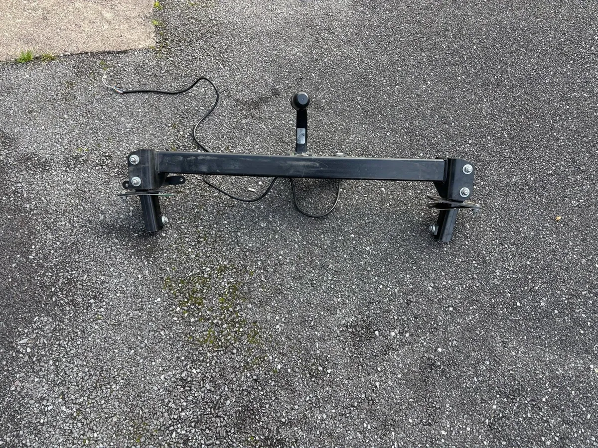 Tow Bar for Mercades E class - Image 1