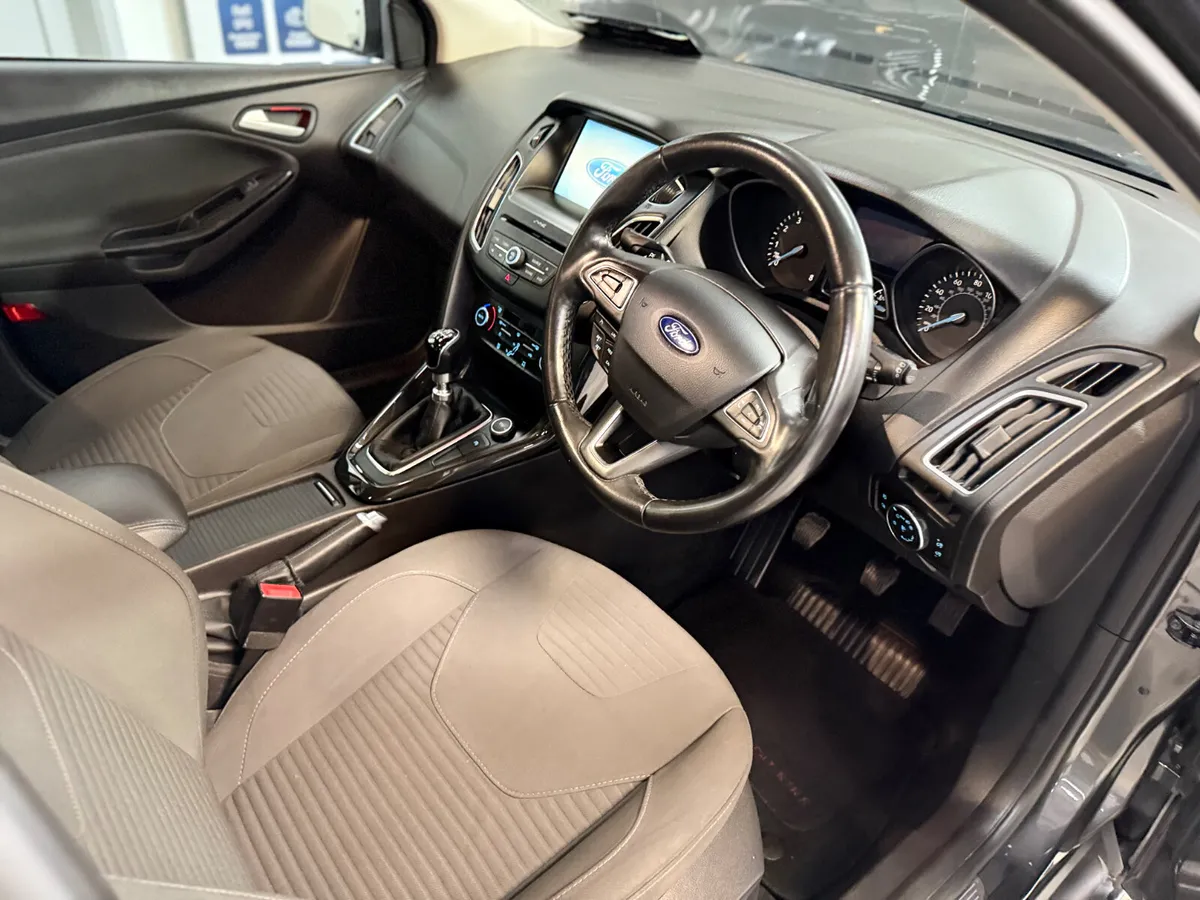 Ford Focus 2016 1.0 ZETEC - Image 4