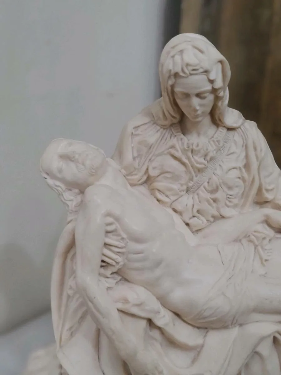 Michelangelo's Pieta - Image 2