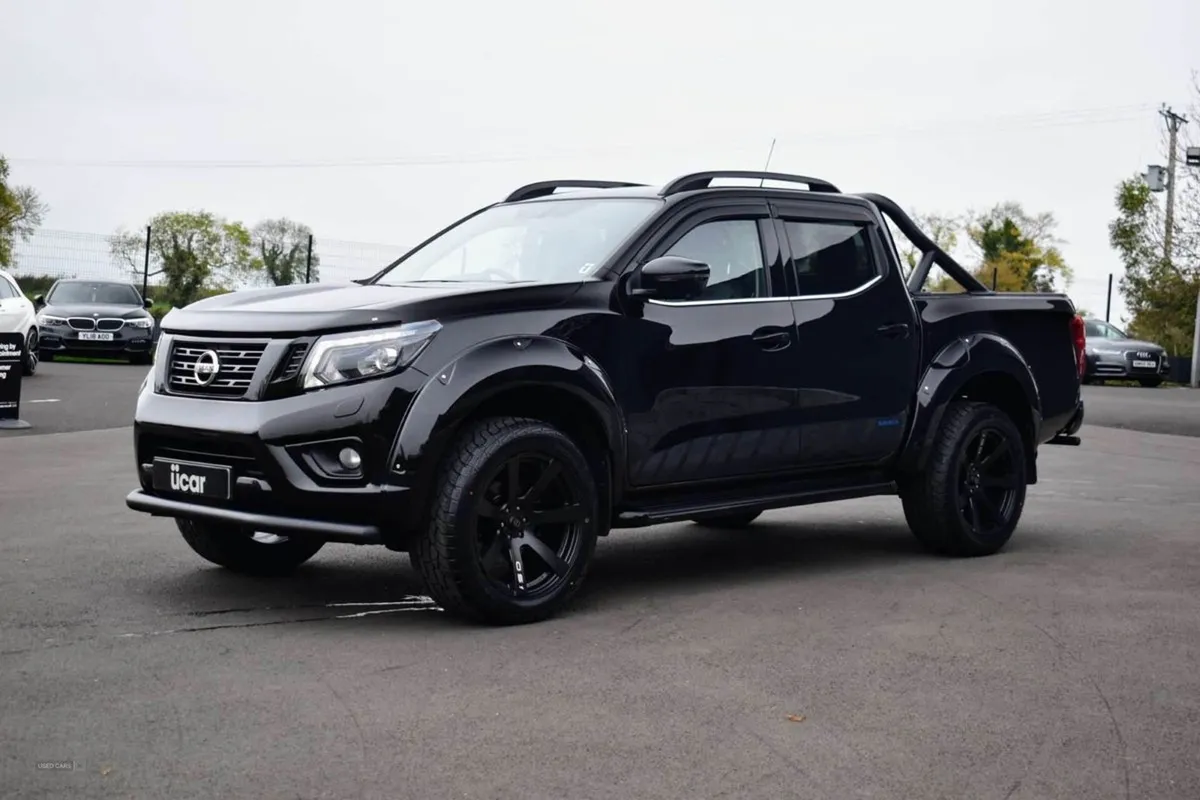 Nissan Navara 2.3 Navara N-guard dCi Auto 4WD 5dr - Image 3
