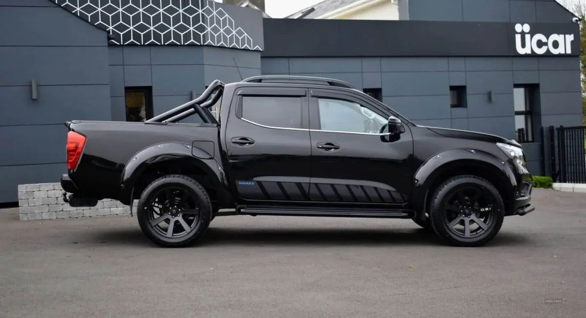 Nissan Navara 2.3 Navara N-guard dCi Auto 4WD 5dr - Image 4