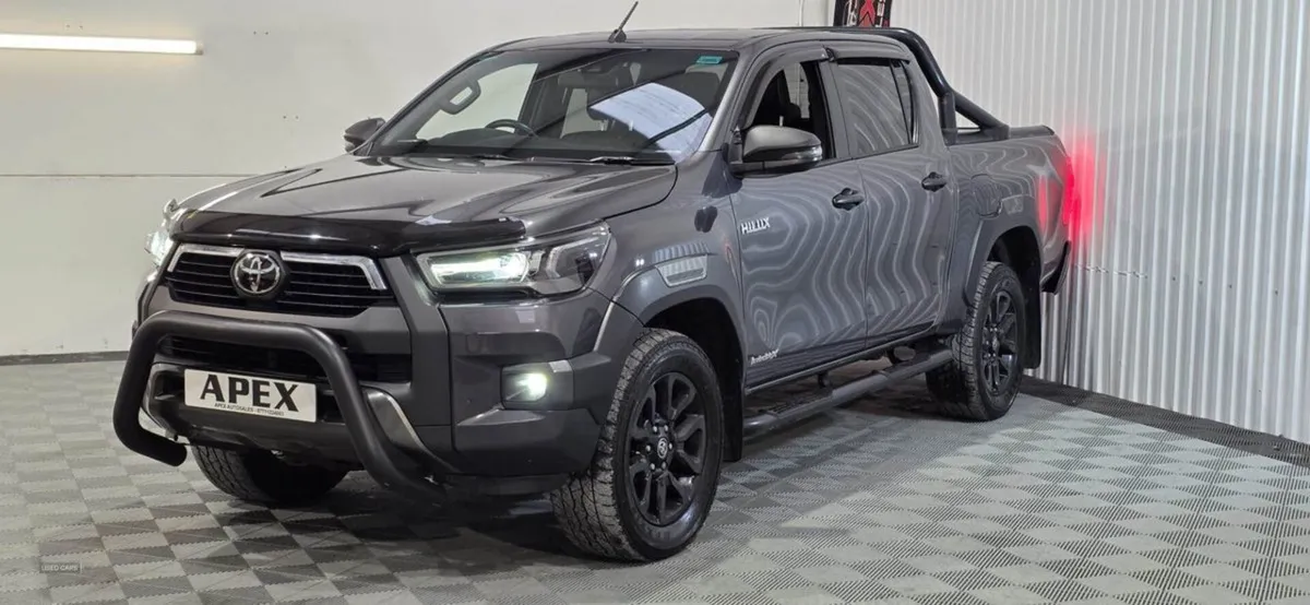 Toyota HiLux Diesel - Image 2