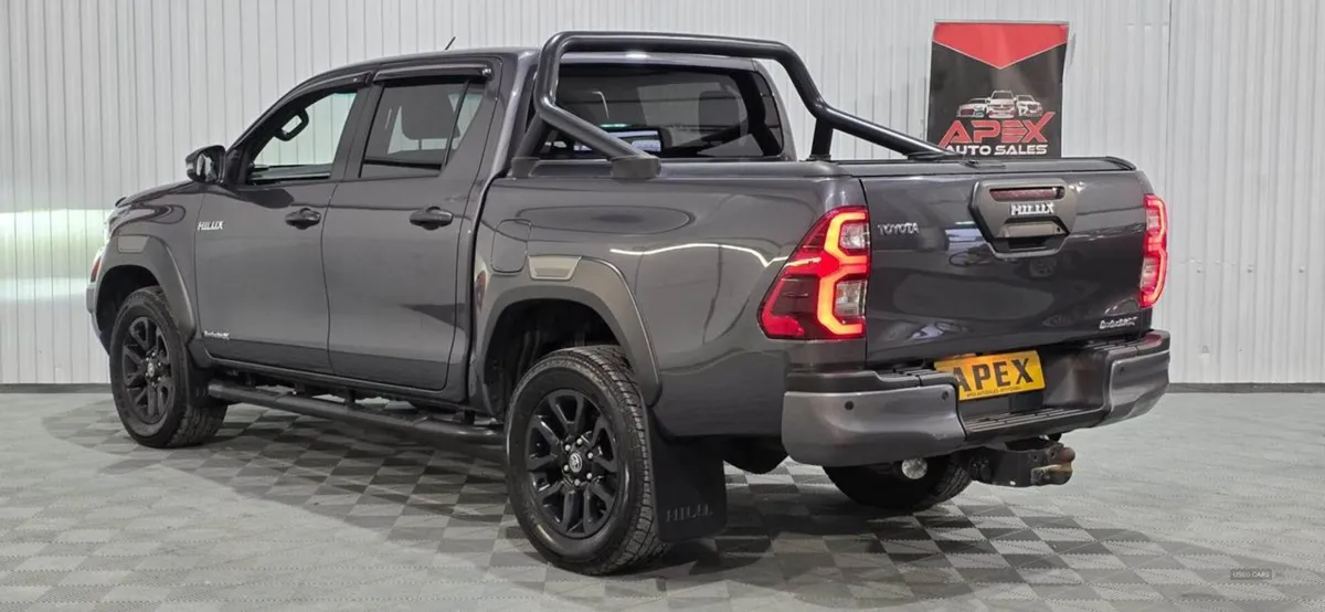 Toyota HiLux Diesel - Image 3
