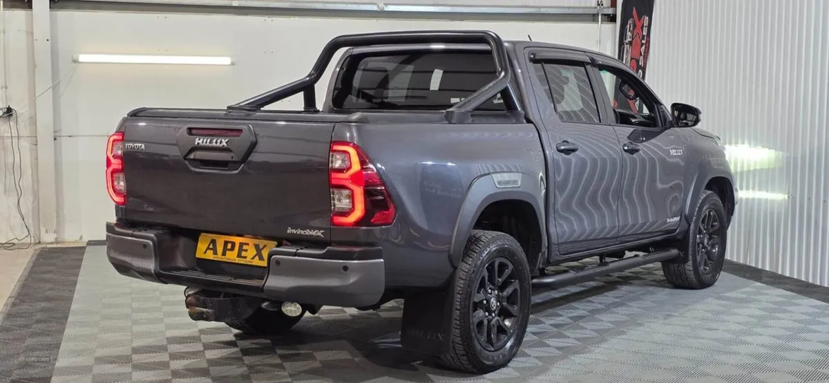 Toyota HiLux Diesel - Image 4