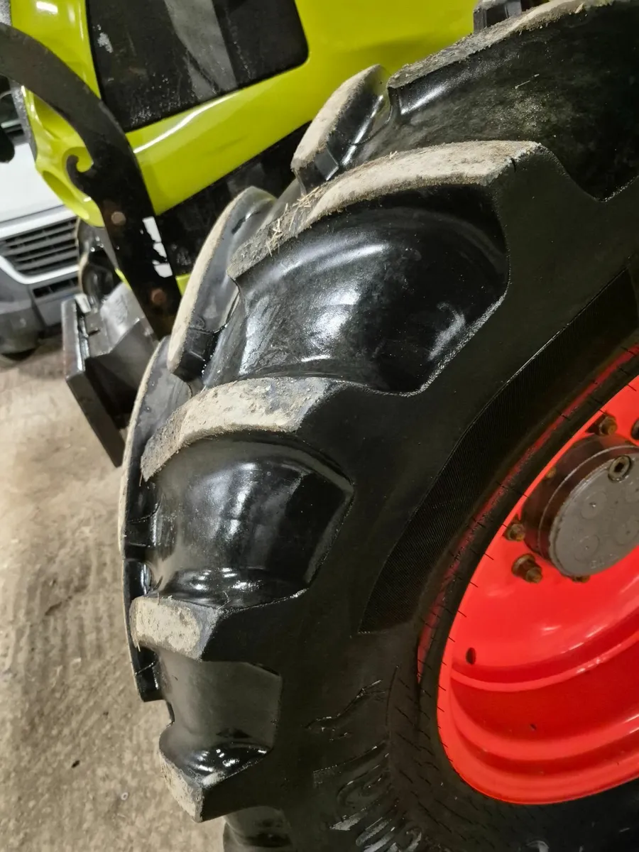 Claas 620C and Quicke 50 loader - Image 4