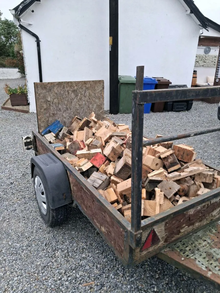 Trailer loads of pallet blocks - Image 2