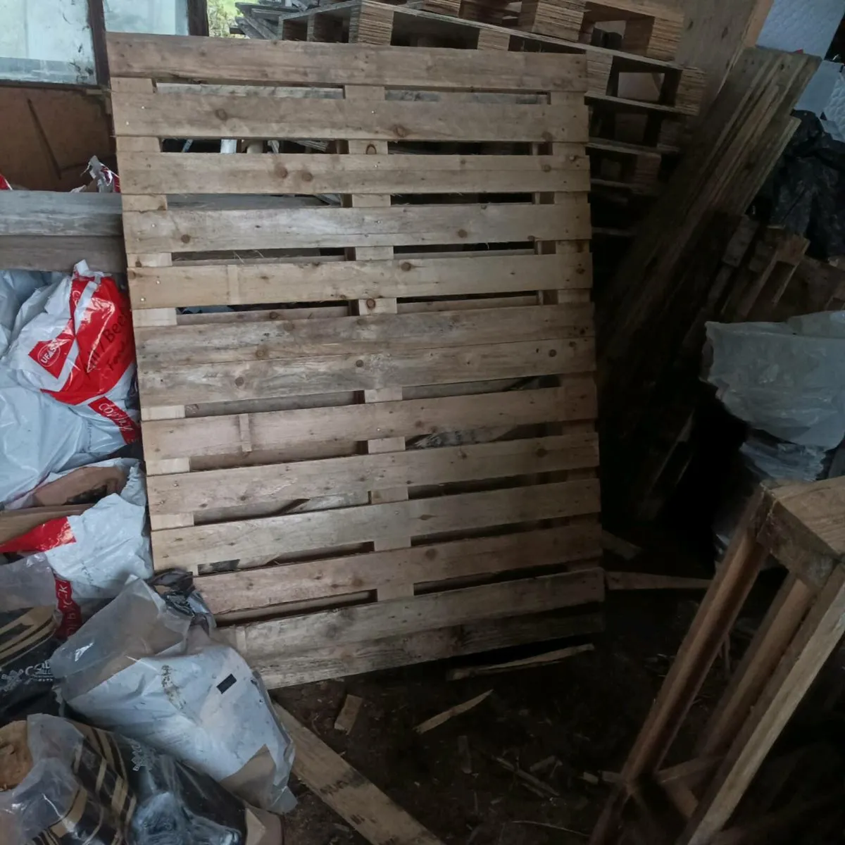 Pallets for sale 1500x1200mm (7ft x4ft) €5 each - Image 1
