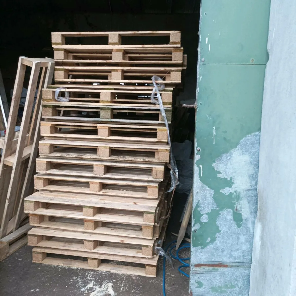 Pallets for sale 1500x1200mm (7ft x4ft) €5 each - Image 2