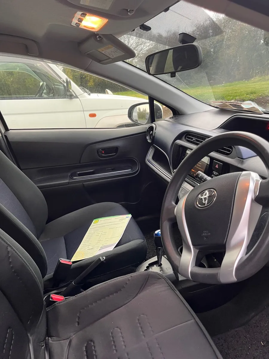 Toyota Aqua 2016 - Image 3