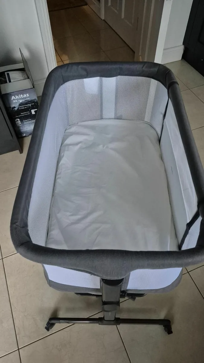 Babylo Aurora Bedside Crib - Image 2