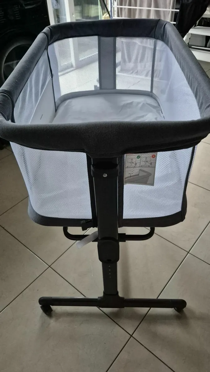 Babylo Aurora Bedside Crib - Image 3