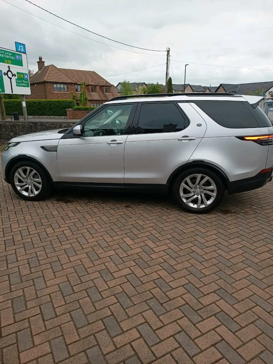Land Rover Discovery 5 SDV6 - Image 1