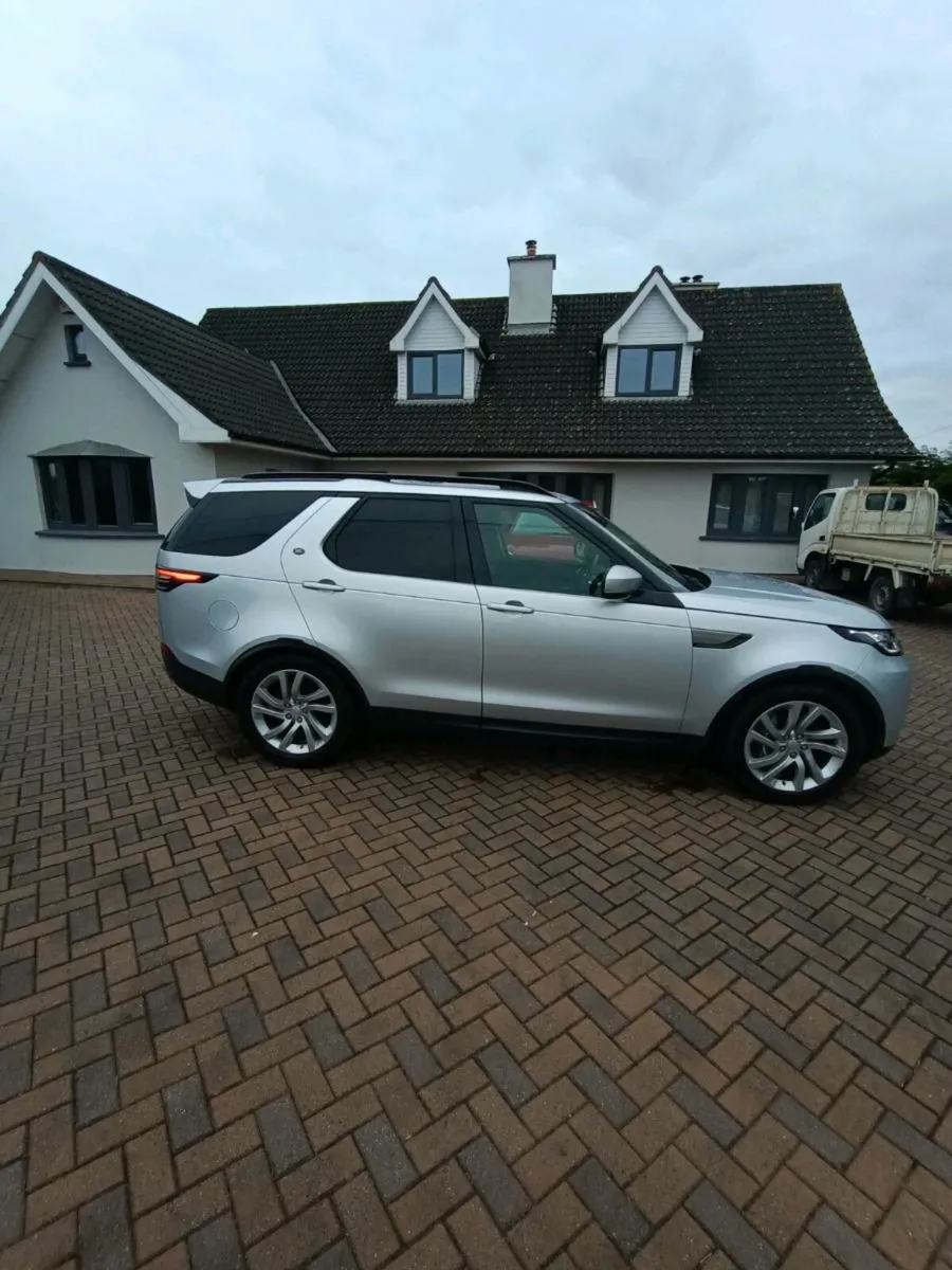 Land Rover Discovery 5 SDV6 - Image 3