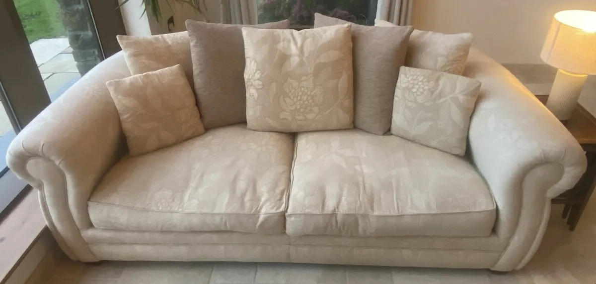 Sofa - 3 Seater - Excellent - Image 1
