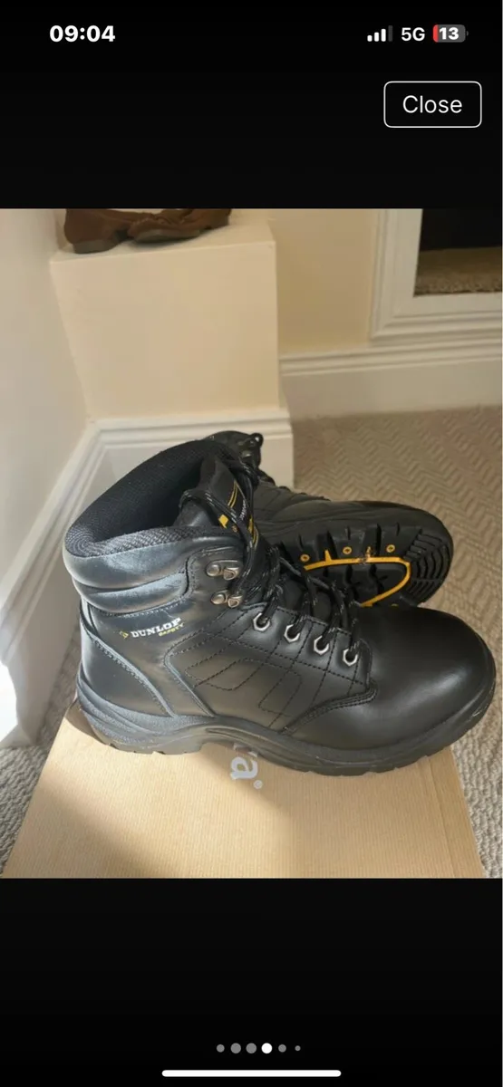 Dunlop Steel toe cap work boots - Image 1